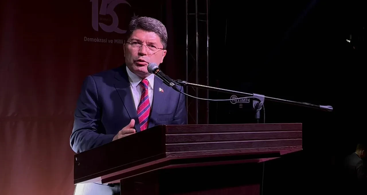 Mitingdeki sözleri başını yaktı! CHP lideri Özgür Özel hakkında soruşturma