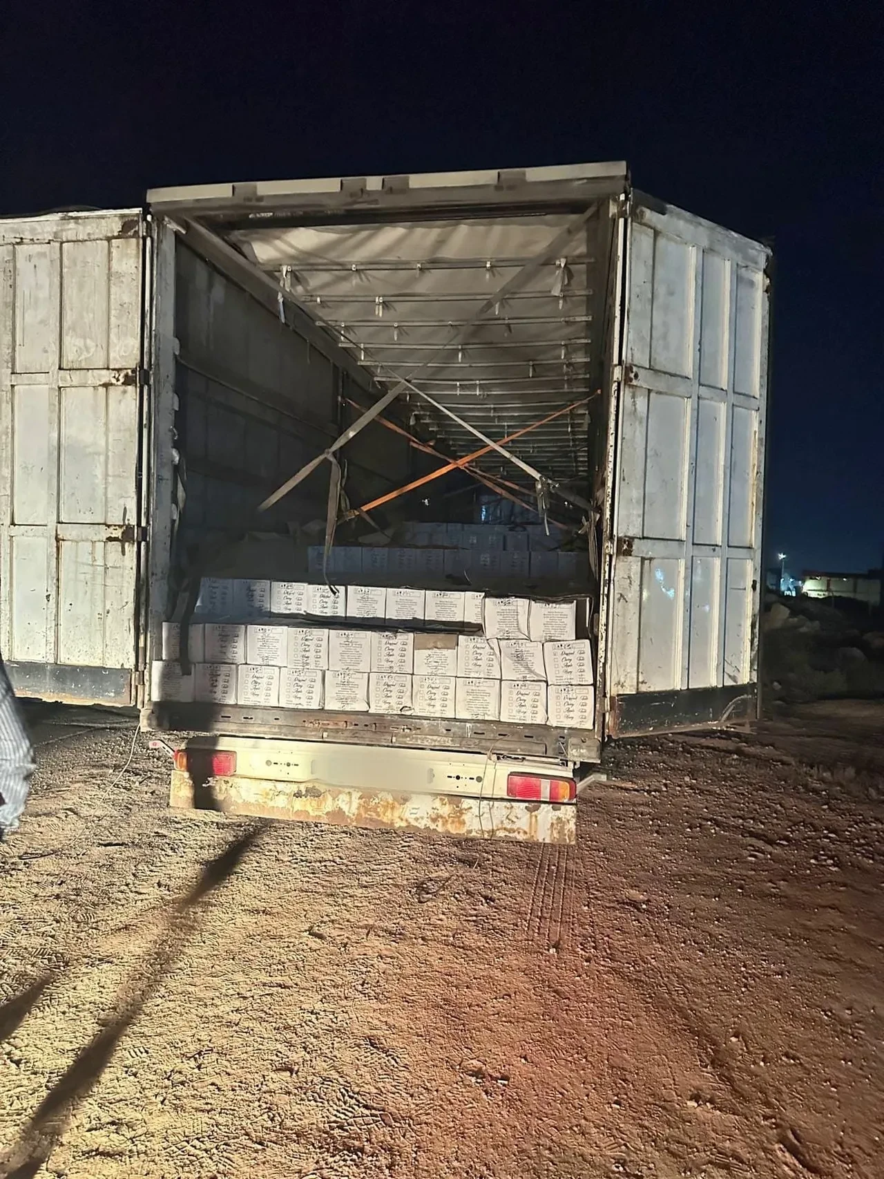 Piyasa değeri tam 15 milyon lira! 12,5 ton kaçak alkollü içki ele geçirildi