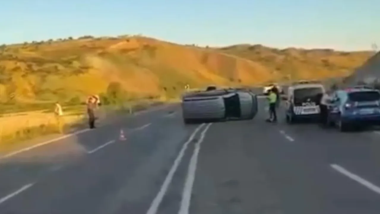 Siirt'te iki araç birbirine girdi: 2 yaralı