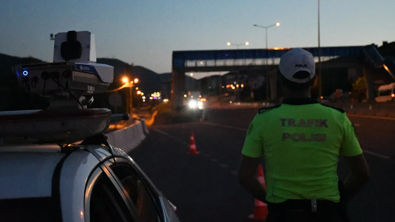 Yeni radar sisteminde af yok! Hız sınırını aşanlara 5 günde yarım milyon ceza