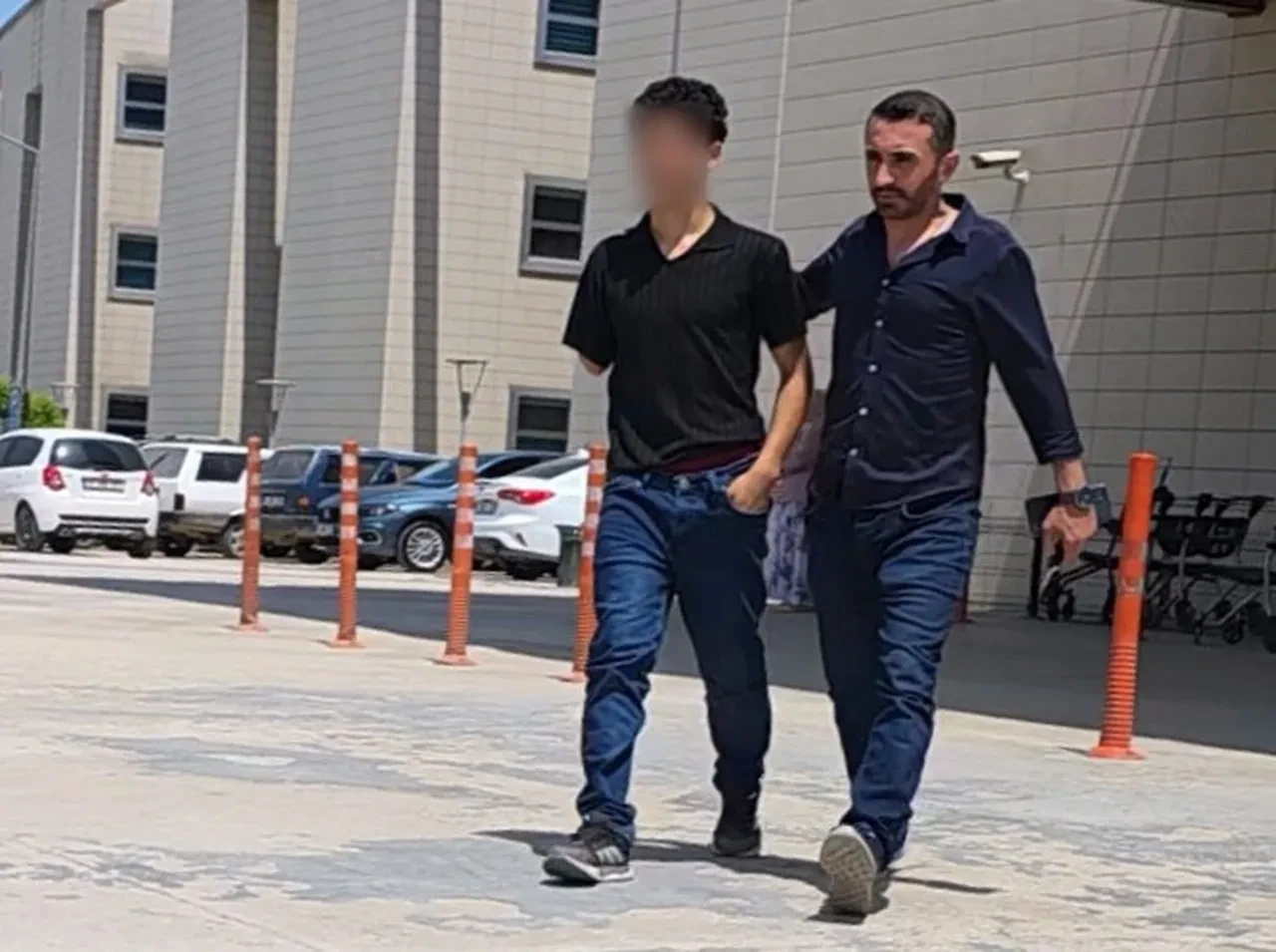 14 yaşındaki çocuk bayram günü dehşet saçtı! 1 kişi hayatını kaybetti