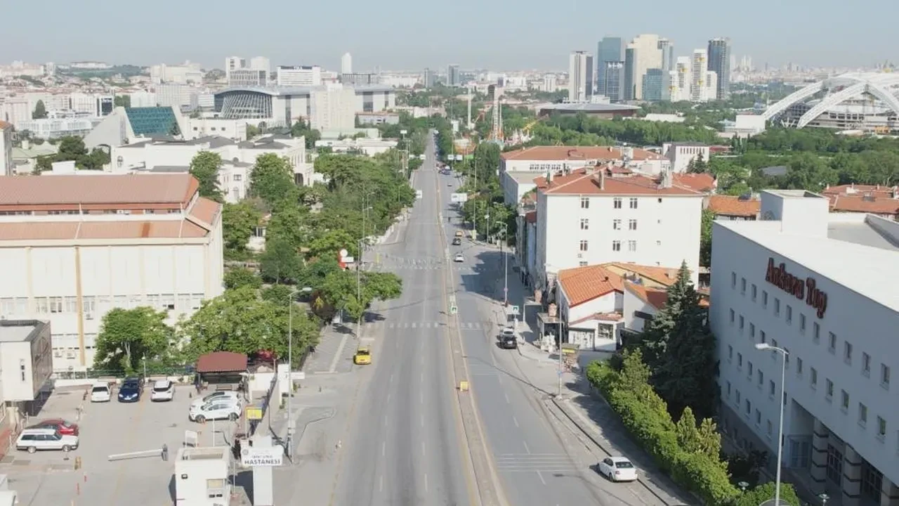 Ankara’da bayram sessizliği: Sokaklar boş kaldı