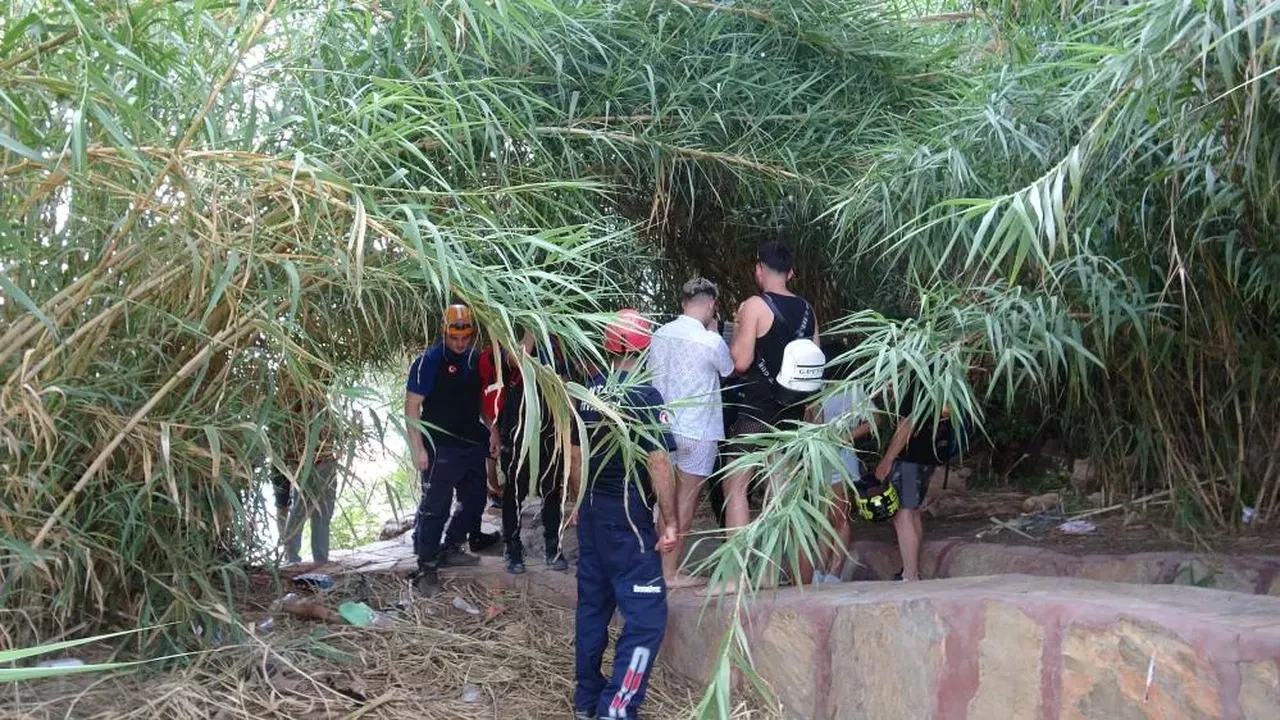 Antalya'da deniz kenarında mahsur kalan turistlerden sevindiren haber!