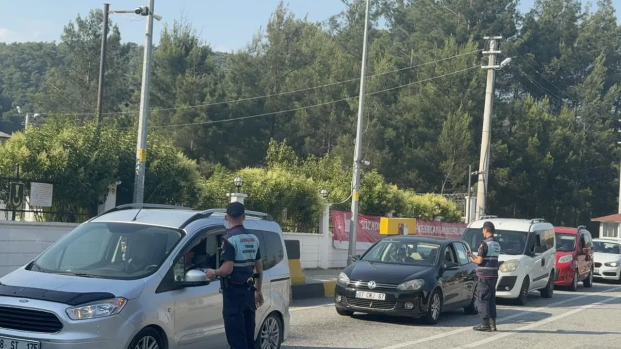Bayramı fırsat bilen tatilciler Marmaris ve Datça'ya akın etti! İşte o sayı