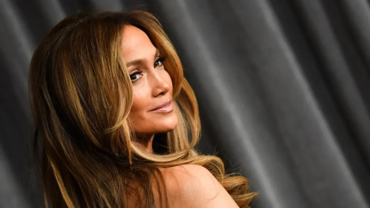 Jennifer Lopez kılıktan kılığa girdi! Yeni imajıyla kimse tanıyamadı 