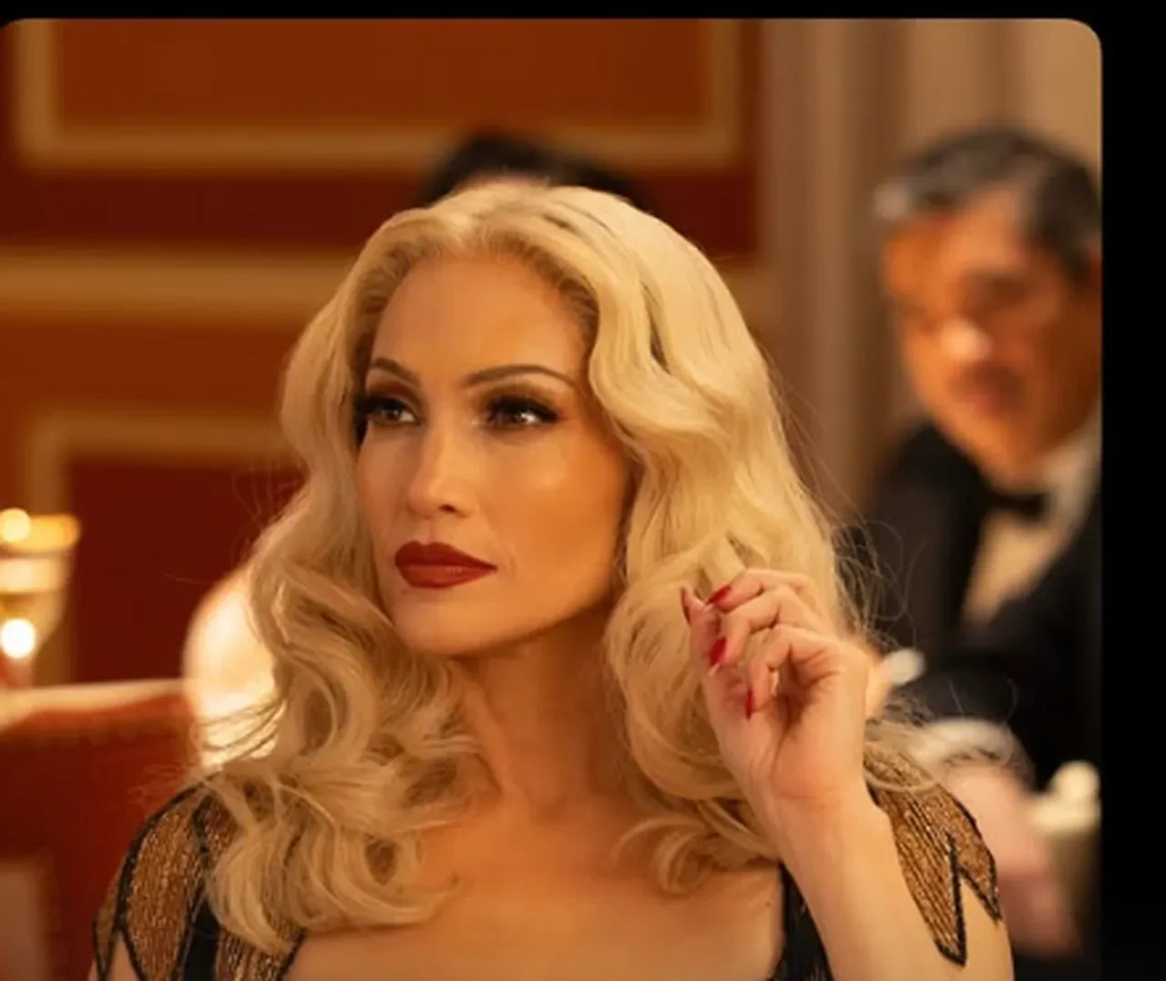 Jennifer Lopez kılıktan kılığa girdi! Yeni imajıyla kimse tanıyamadı