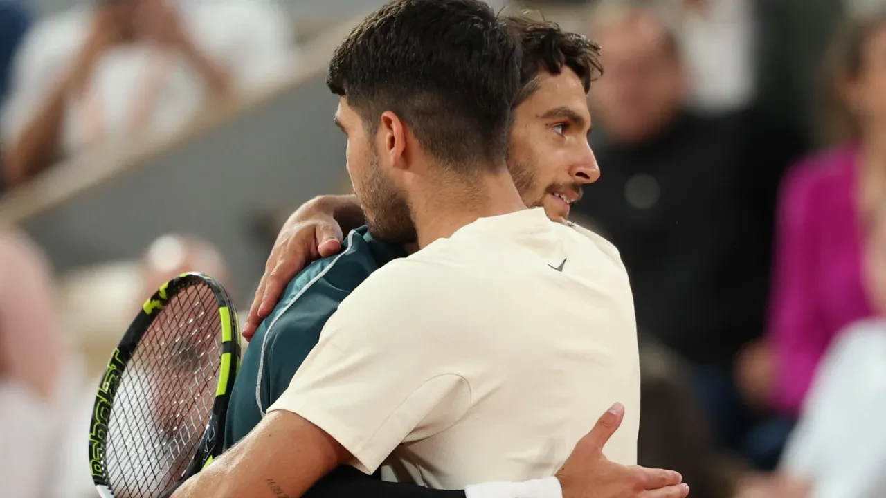 Lorenzo Musetti maçtan çekildi: Carlos Alcaraz finale yükseldi! 