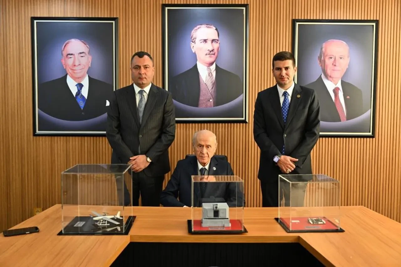 MHP Lideri Devlet Bahçeli'den Ülkü Ocakları'na bayram ziyareti