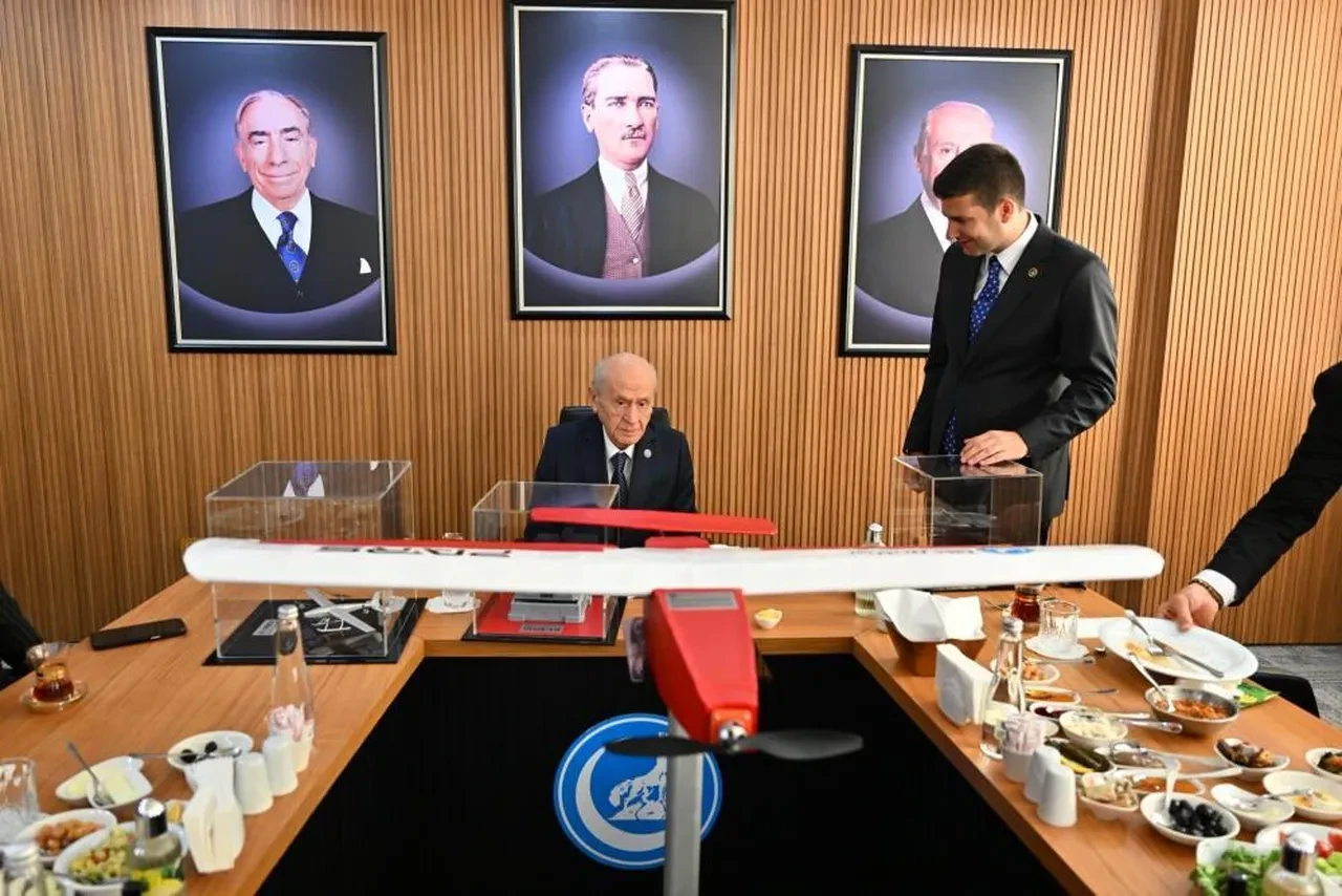 MHP Lideri Devlet Bahçeli'den Ülkü Ocakları'na bayram ziyareti