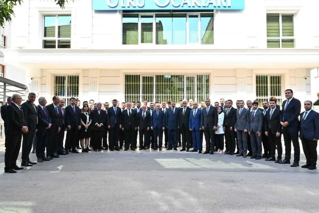MHP Lideri Devlet Bahçeli'den Ülkü Ocakları'na bayram ziyareti