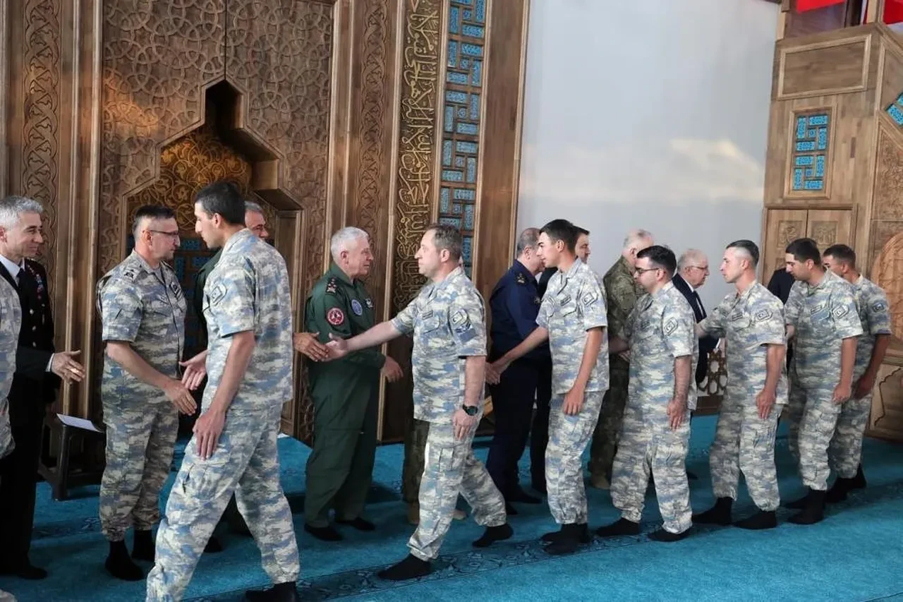 Milli Savunma Bakanı Yaşar Güler'den Mehmetçik’e bayram ziyareti