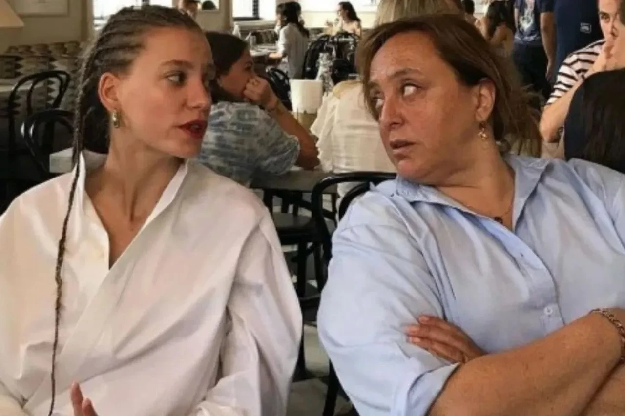 Serenay Sarıkaya bayram mesajında Ayşe Barım'a yer verdi