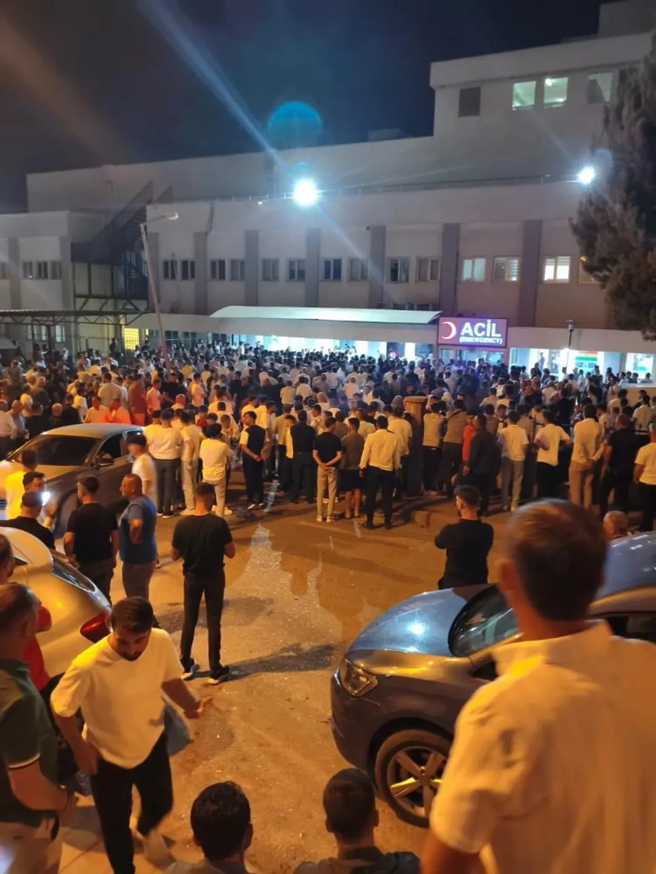 Siirt’te düğün salonuna silahlı saldırı: Ölü ve yaralılar var!