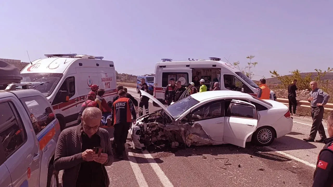 Son dakika | Bakan Yerlikaya bayram bilançosunu açıkladı! Trafik kazalarında 10 kişi hayatını kaybetti