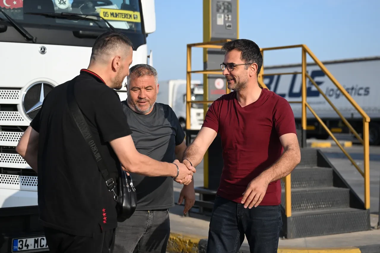 Tır şoförlerinin buruk bayramı! Yine ailelerinden uzakta geçirdiler