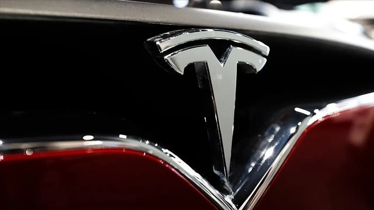 Trump-Musk gerilimi büyüdü! Tesla hisseleri düşüşte