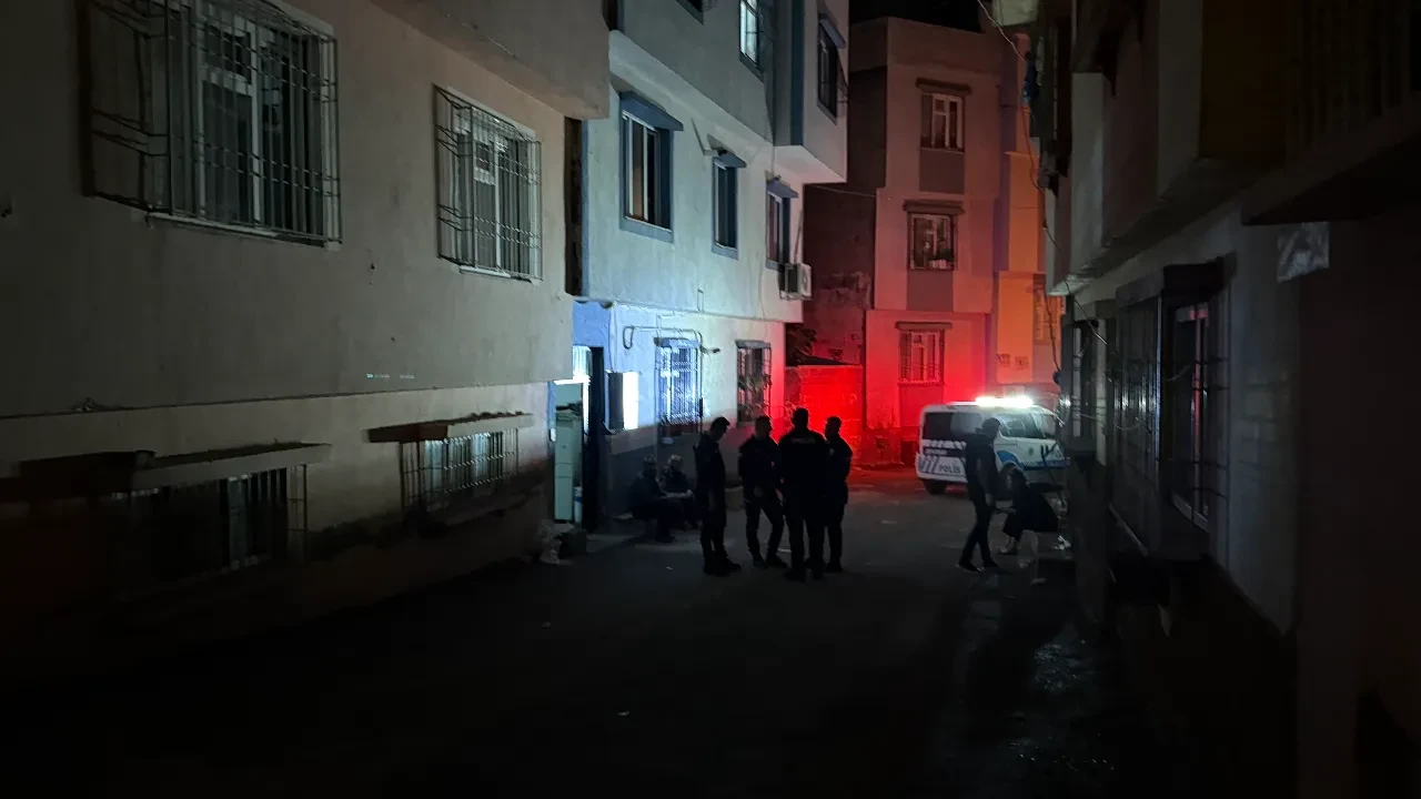 Anne ve küçük kızının cesetleri kilitli odada bulundu! Cenazeler yakınlarına teslim edildi