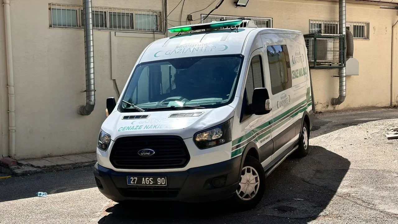 Anne ve küçük kızının cesetleri kilitli odada bulundu! Cenazeler yakınlarına teslim edildi