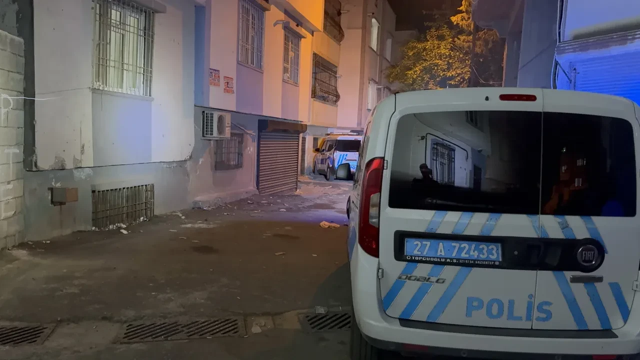 Anne ve küçük kızının cesetleri kilitli odada bulundu! Cenazeler yakınlarına teslim edildi