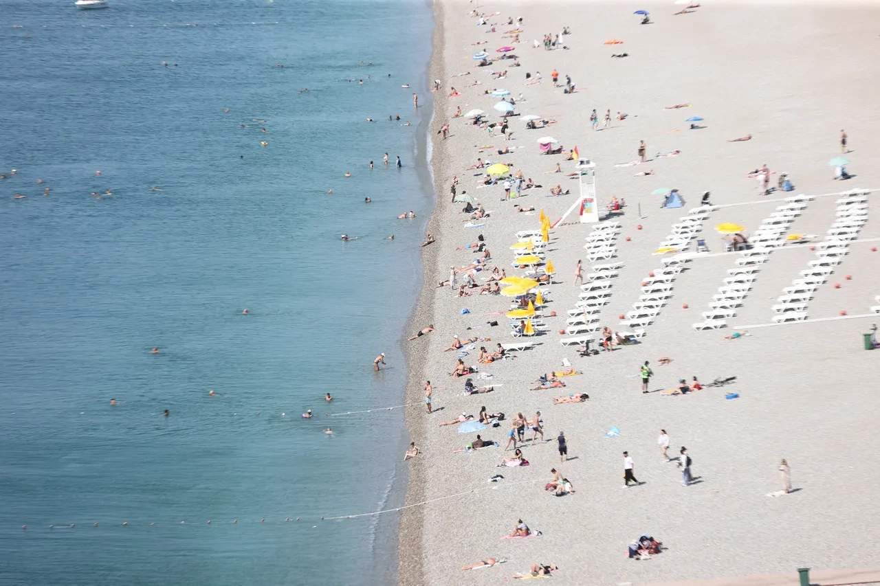 Bayramda kavurucu sıcaklar bunaltıyor! Meteoroloji hava durumu raporunda il il uyardı
