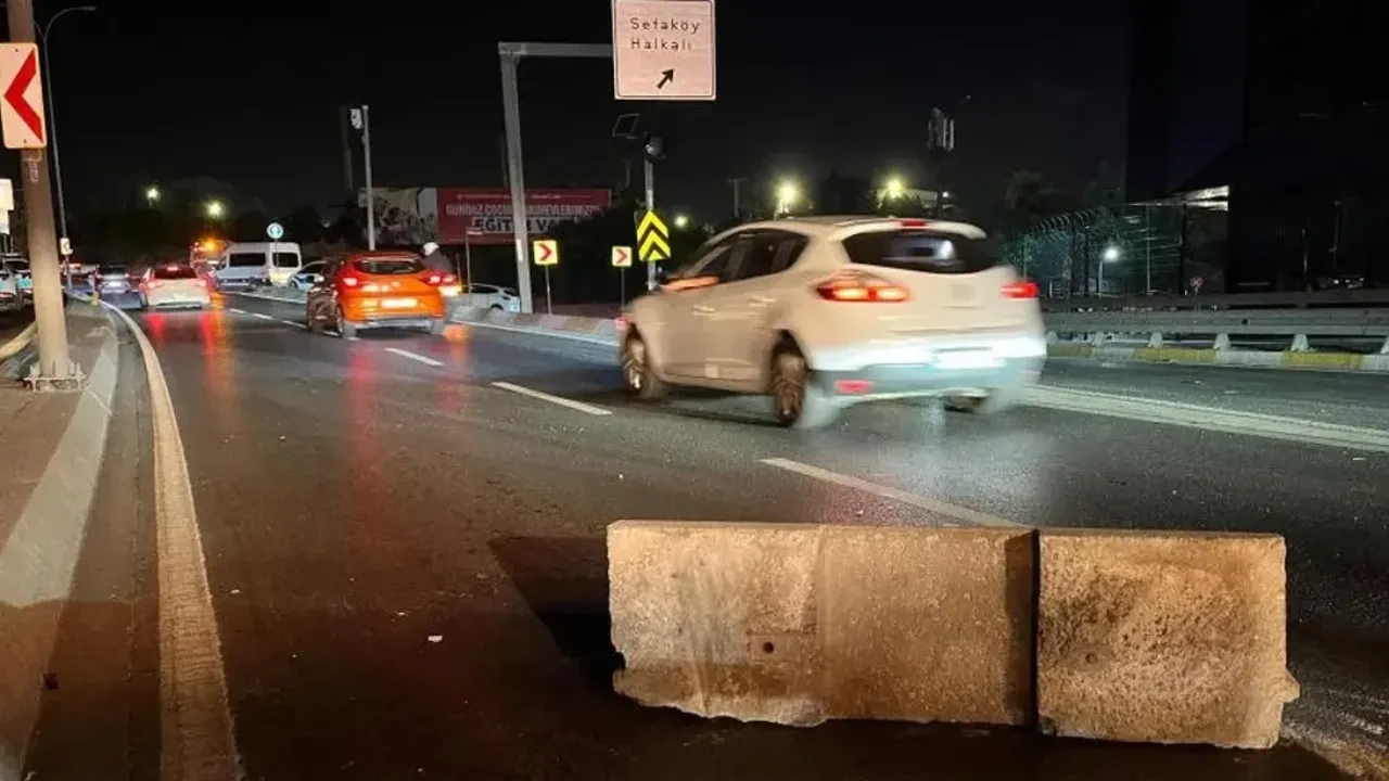 E-5’te feci kaza: Araç beton bariyeri aşıp yan yola geçti