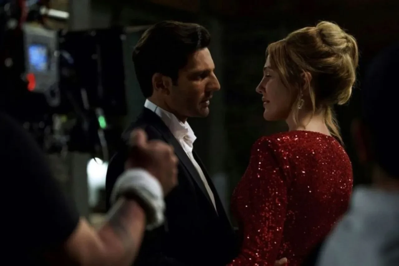 Kaan Urgancıoğlu ve Meryem Uzerli'li 'Antalya Gambit' adlı mini dizi yayında
