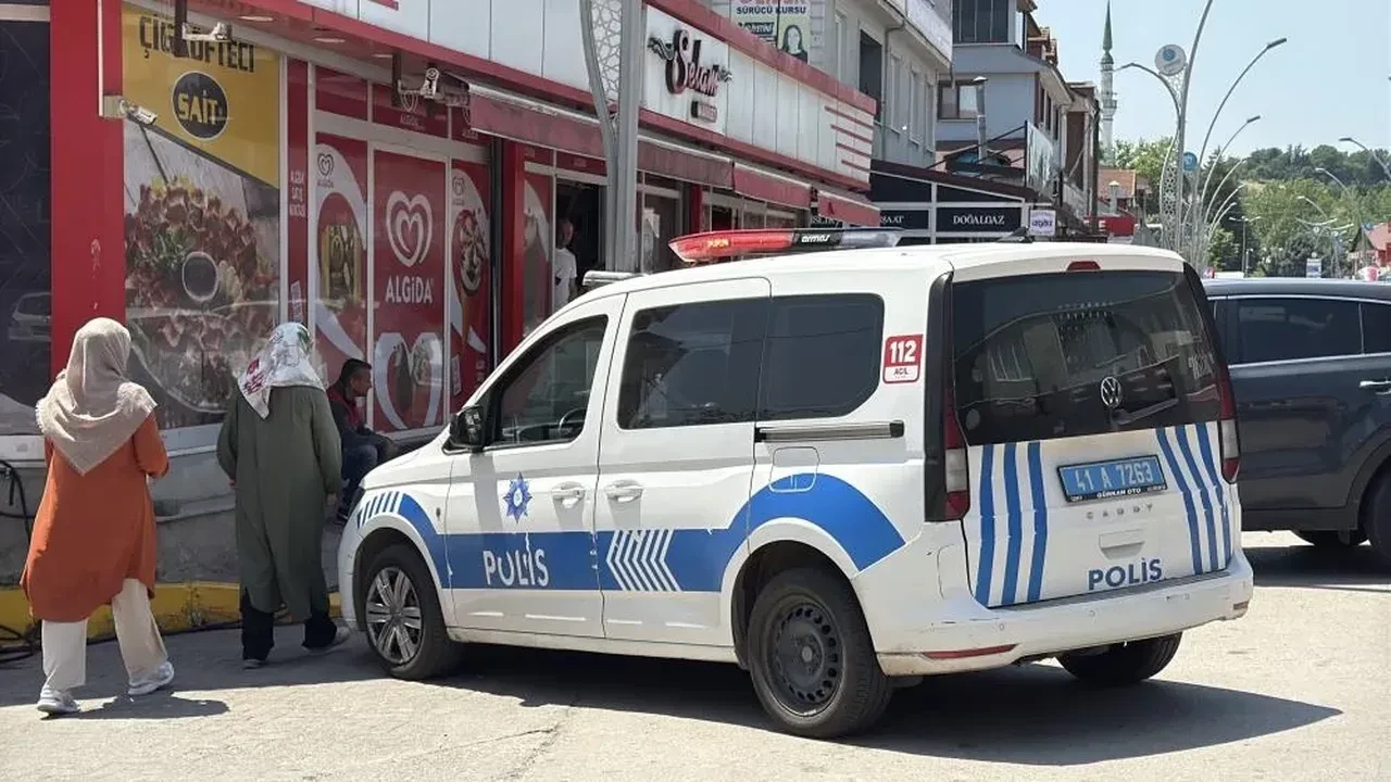 Kocaeli'de kıyma makinesi faciası: Genç kadının parmakları koptu