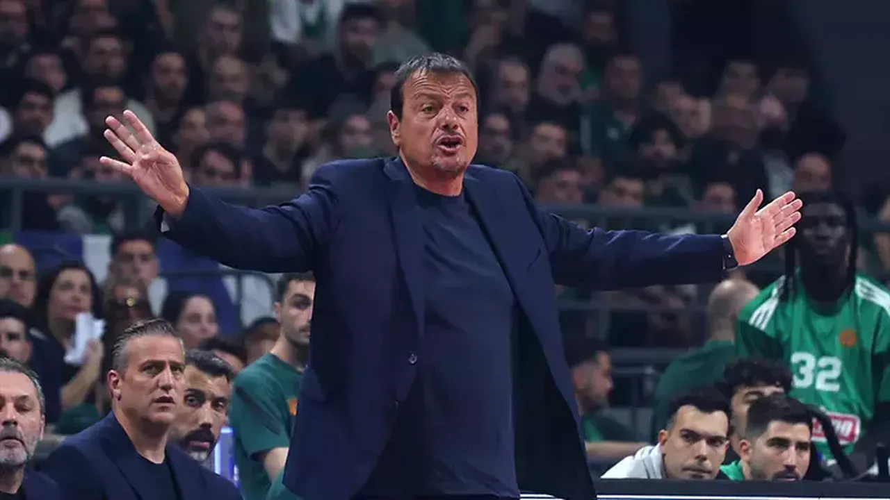 Panathinaikos Başantrenörü Ergin Ataman'dan Olympiakos'a sert tepki
