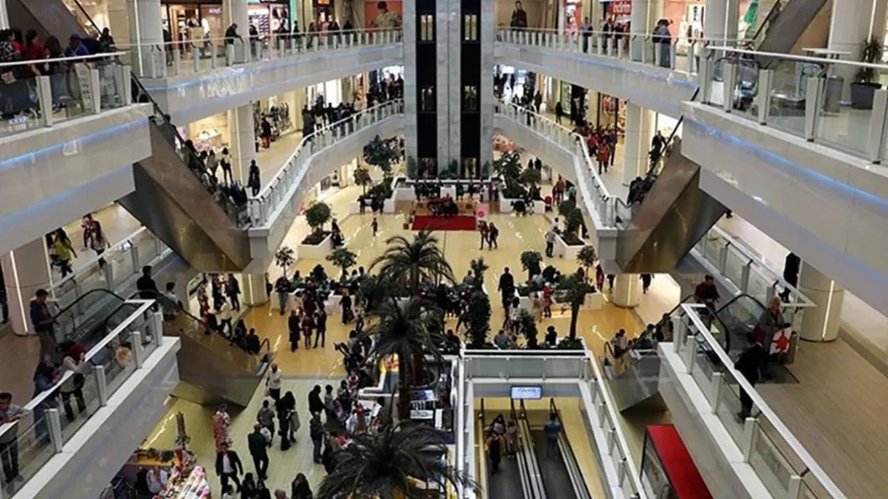 Şanlıurfa'da AVM gezisi kabusla bitti! Arabaların lastikleri bıçakla kesildi