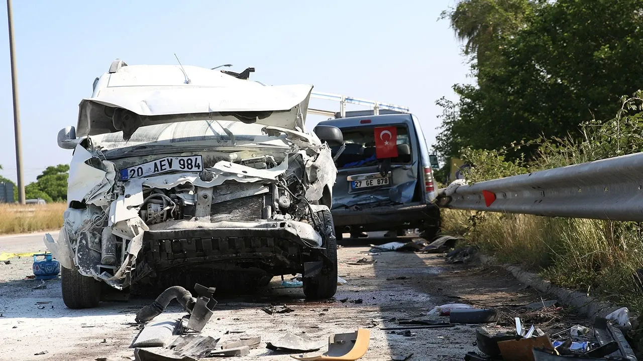Son dakika | Bakan Yerlikaya bayram bilançosunu açıkladı: 692 kaza, 7 can kaybı 