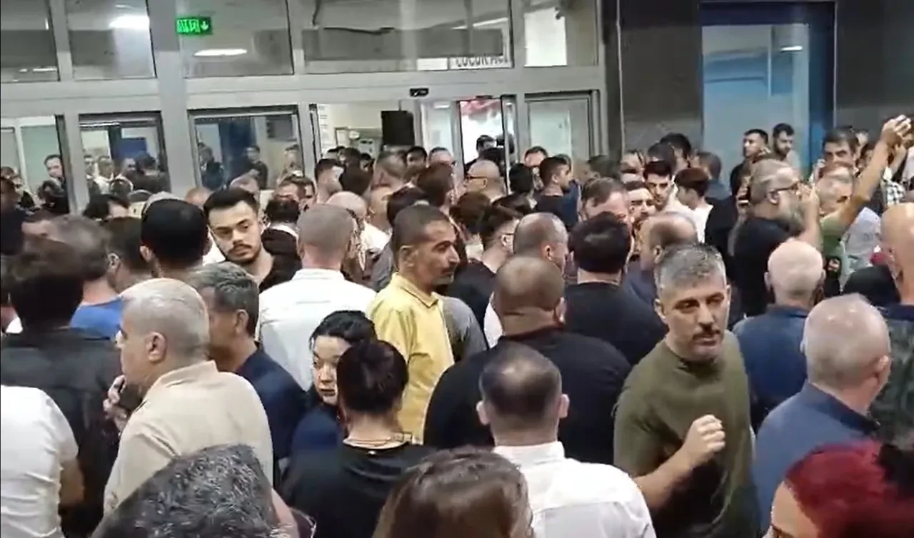 Son dakika | Manisa Büyükşehir Belediye Başkanı Ferdi Zeyrek hastaneye kaldırıldı: Durumu ağır!