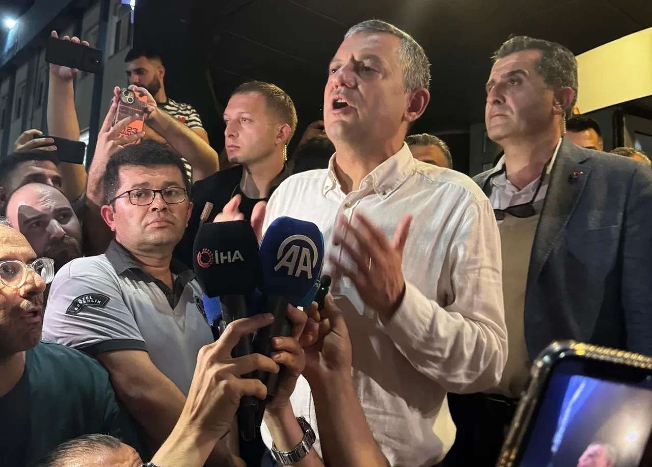 Son dakika | Manisa Büyükşehir Belediye Başkanı Ferdi Zeyrek hastaneye kaldırıldı: Durumu ağır!