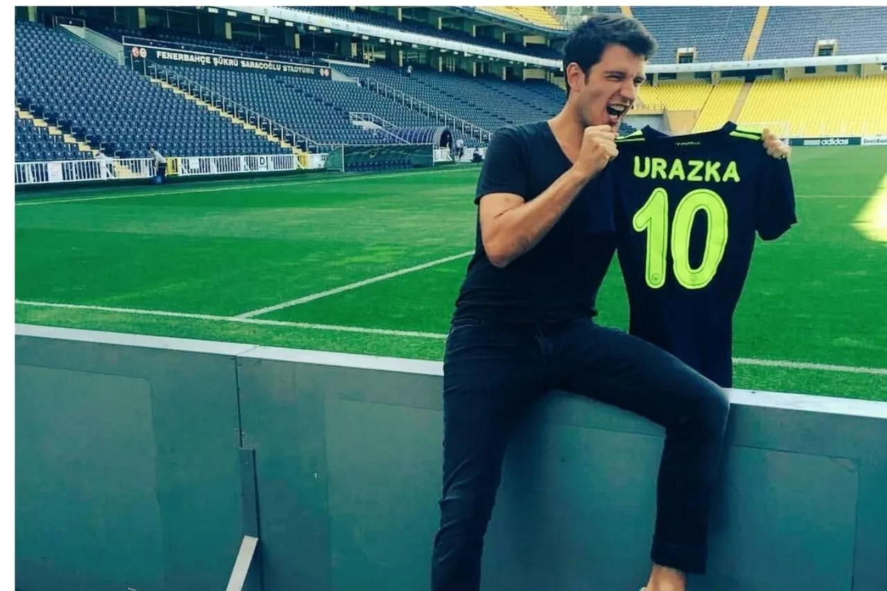 Uraz Kaygılaroğlu Fenerbahçe kongre üyesi oldu