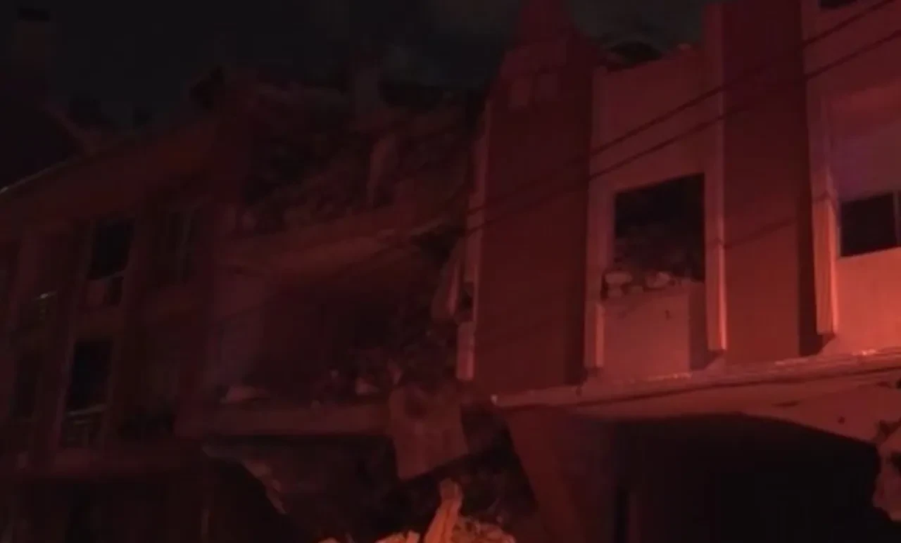 Avcılar’da bina çöktü! Çevre binalar da boşaltıldı