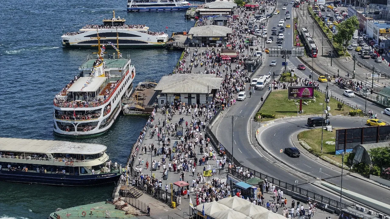 Bayramın üçüncü günü İstanbul'da ziyaretçi yoğunluğu