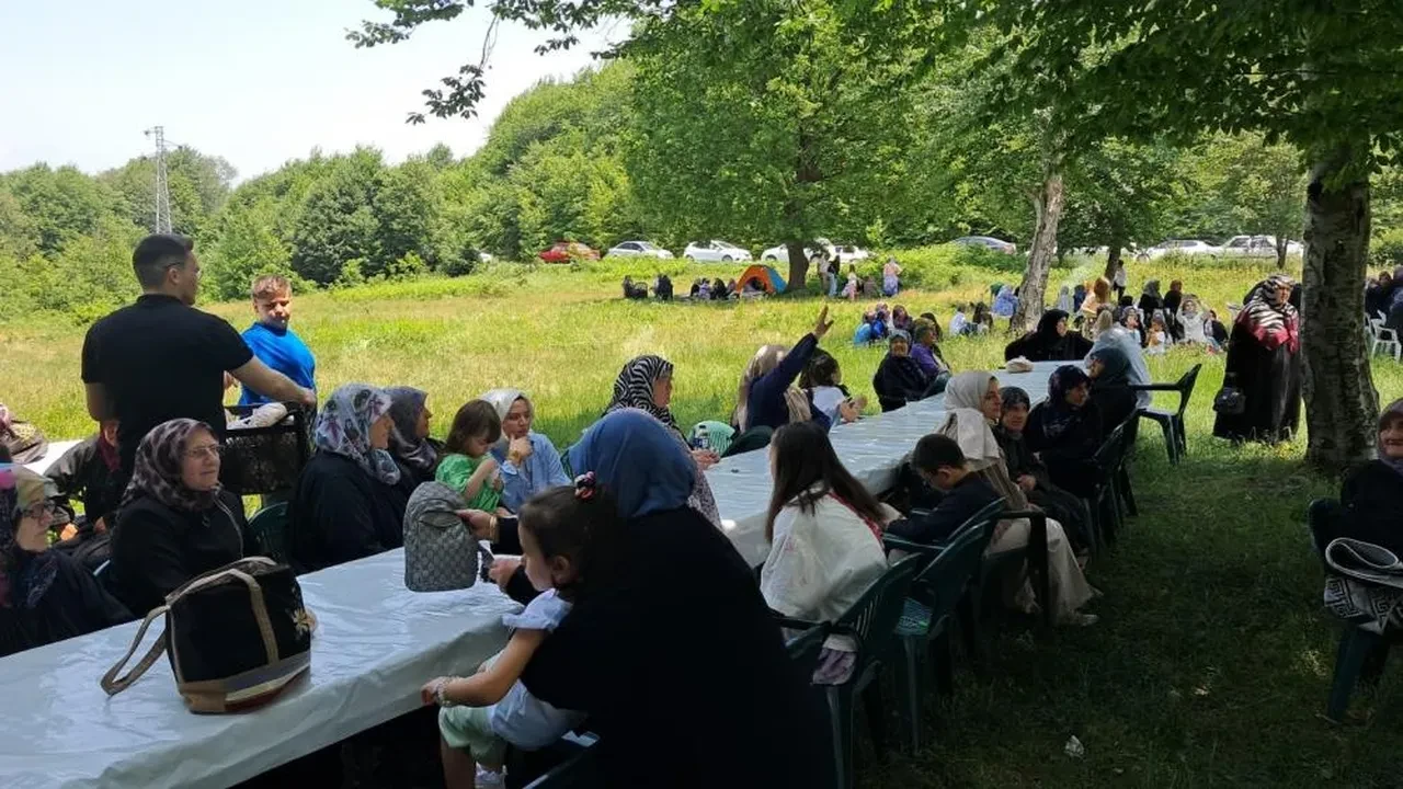 Bilecik'te 100 yıllık gelenek! Köylüler ellerini semaya kaldırıp tek şey istediler