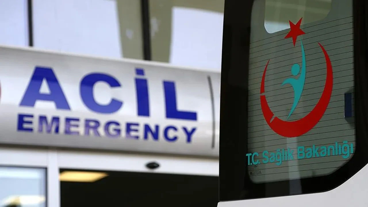 Denizli'de tarlada çalışan ailenin üzerine yıldırım düştü: 5 yaralı