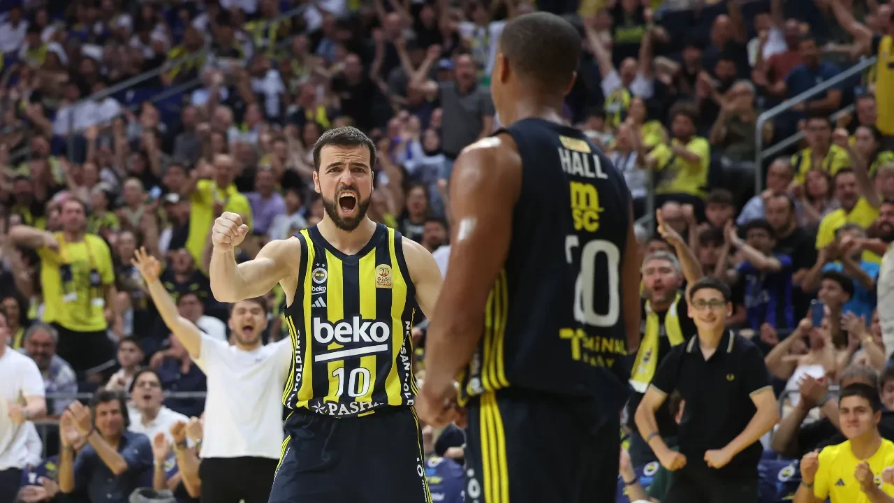 Fenerbahçe Beko tek topla finale göz kırptı! 
