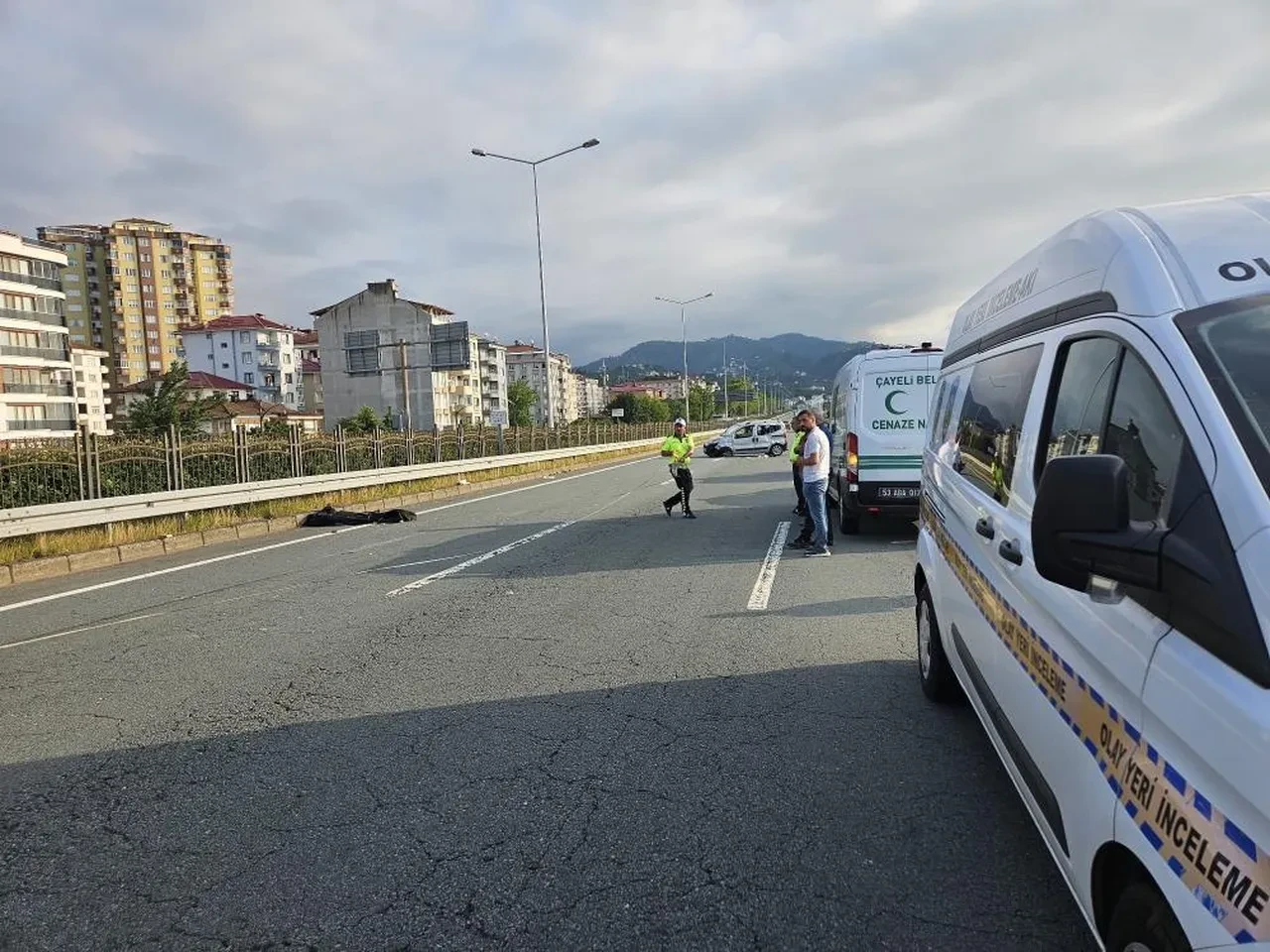 Rize'den Artvin'e bayram yolculuğu kötü bitti: 2 ölü, 3 yaralı