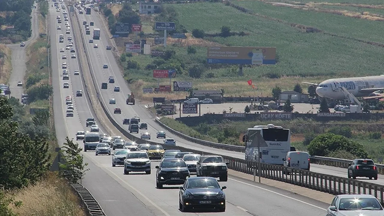 Tatilciler geri dönüyor! Tekirdağ-İstanbul yolunda yoğunluk
