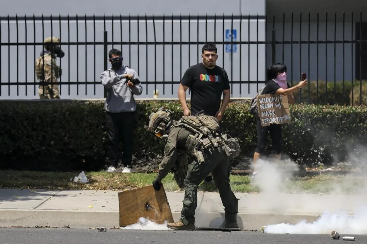 Trump’tan protestolara önlem: "Maske takmak yasaklanacak"
