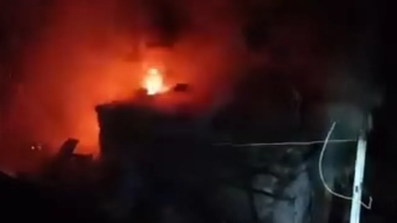 Yürekleri ağza getiren yangın! Alevler eve sıçradı