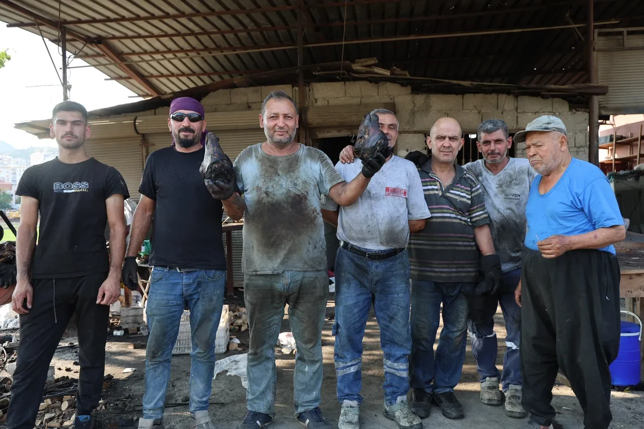 Zorlu mesai başladı! Günlük kazançları 4 bin TL'yi buluyor: Kelle paçaları kışa hazırlıyorlar