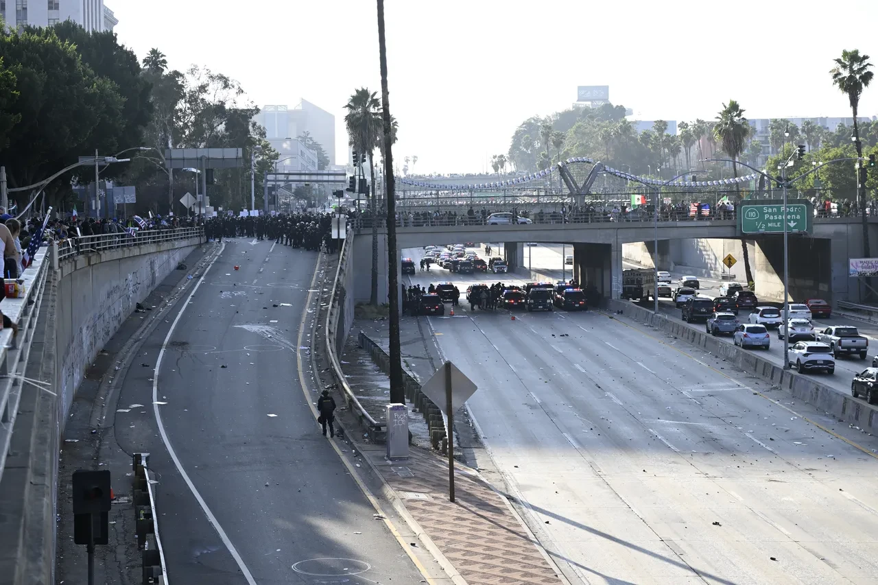 ABD'de göçmen krizi: Asker sokakta, Los Angeles savaş alanına döndü! Donald Trump'tan sert mesaj