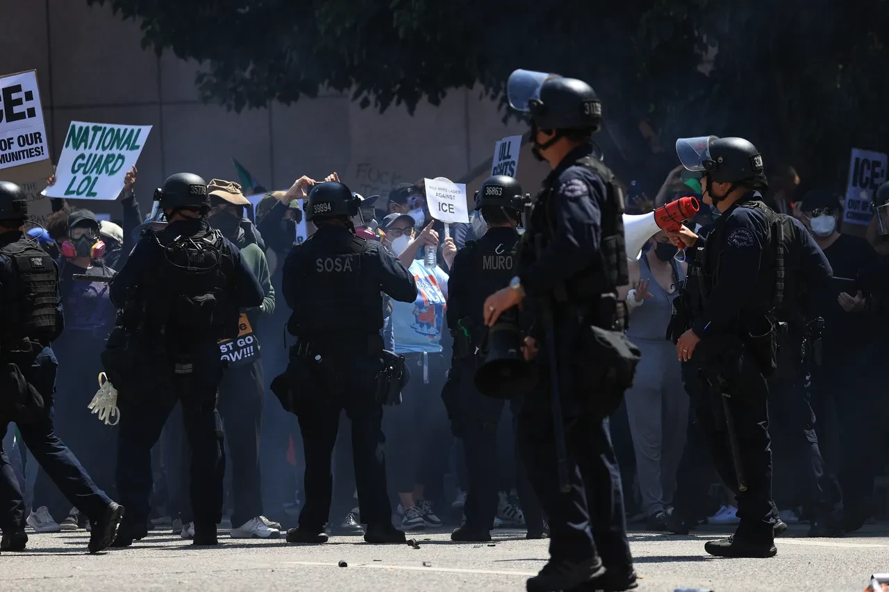 ABD'de göçmen krizi: Asker sokakta, Los Angeles savaş alanına döndü! Donald Trump'tan sert mesaj