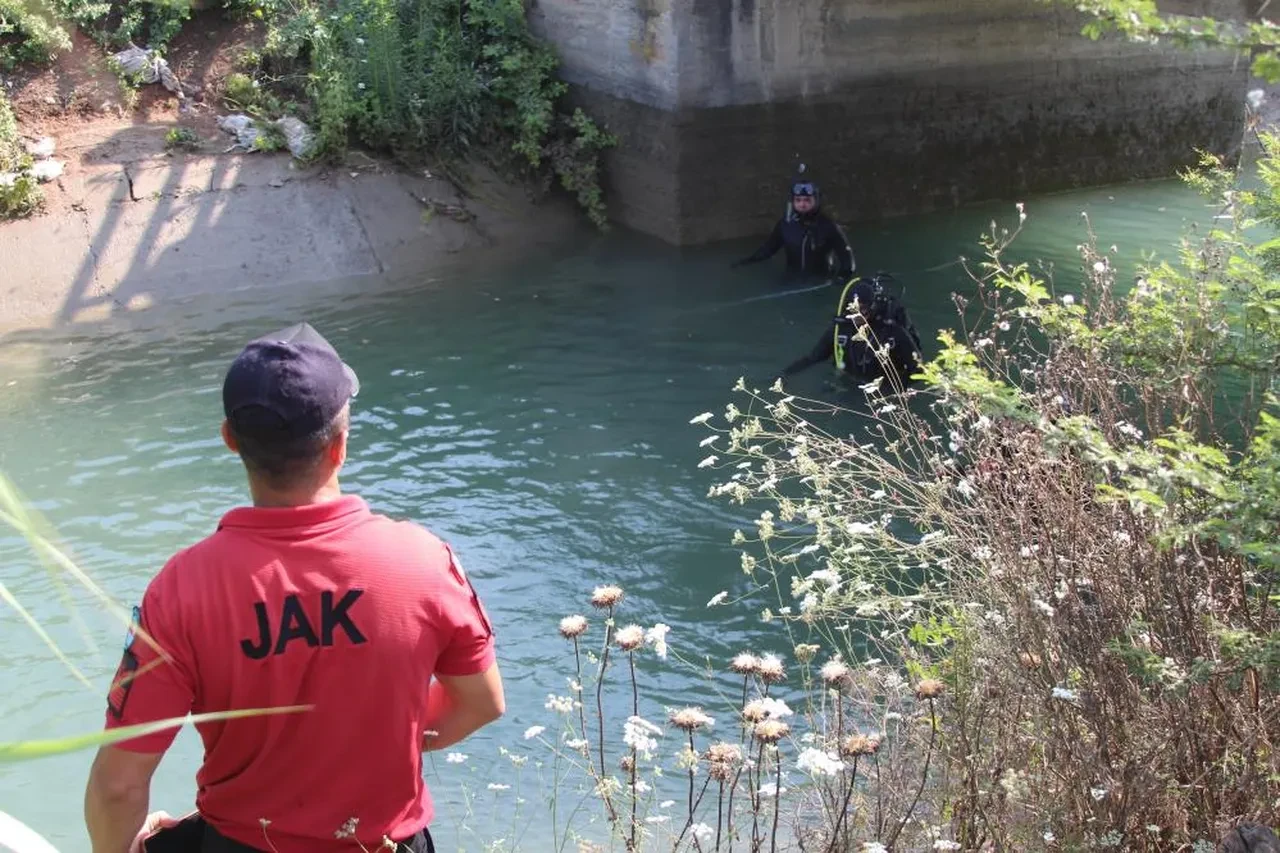 Adana'da sulama kanalı faciası! 15 yaşındaki çocuk can verdi