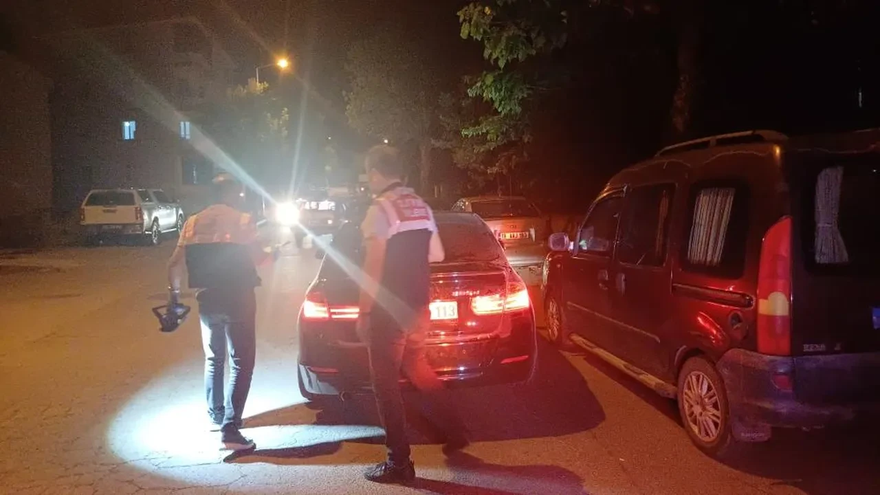 Çorum'da silahlı kavga: Biri polis 2 kişi yaralı