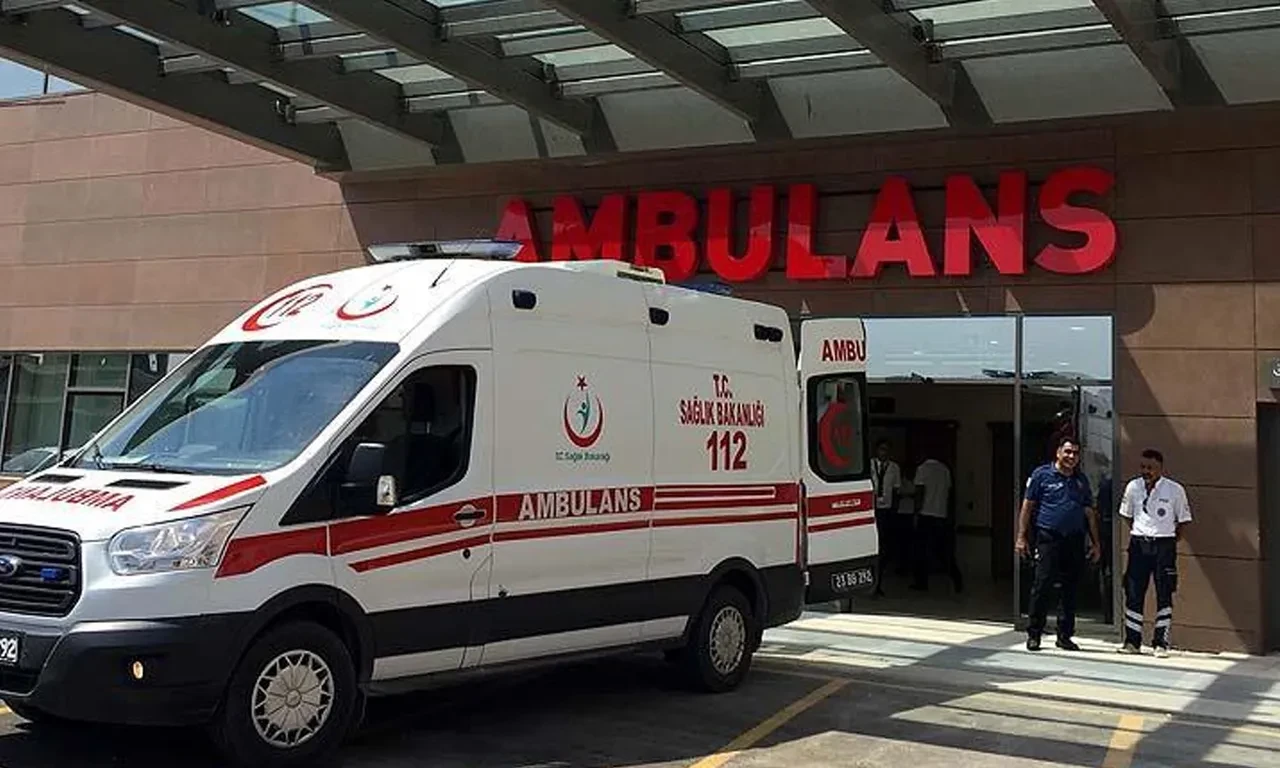 Gençler arasındaki kavgada bıçaklar konuştu!