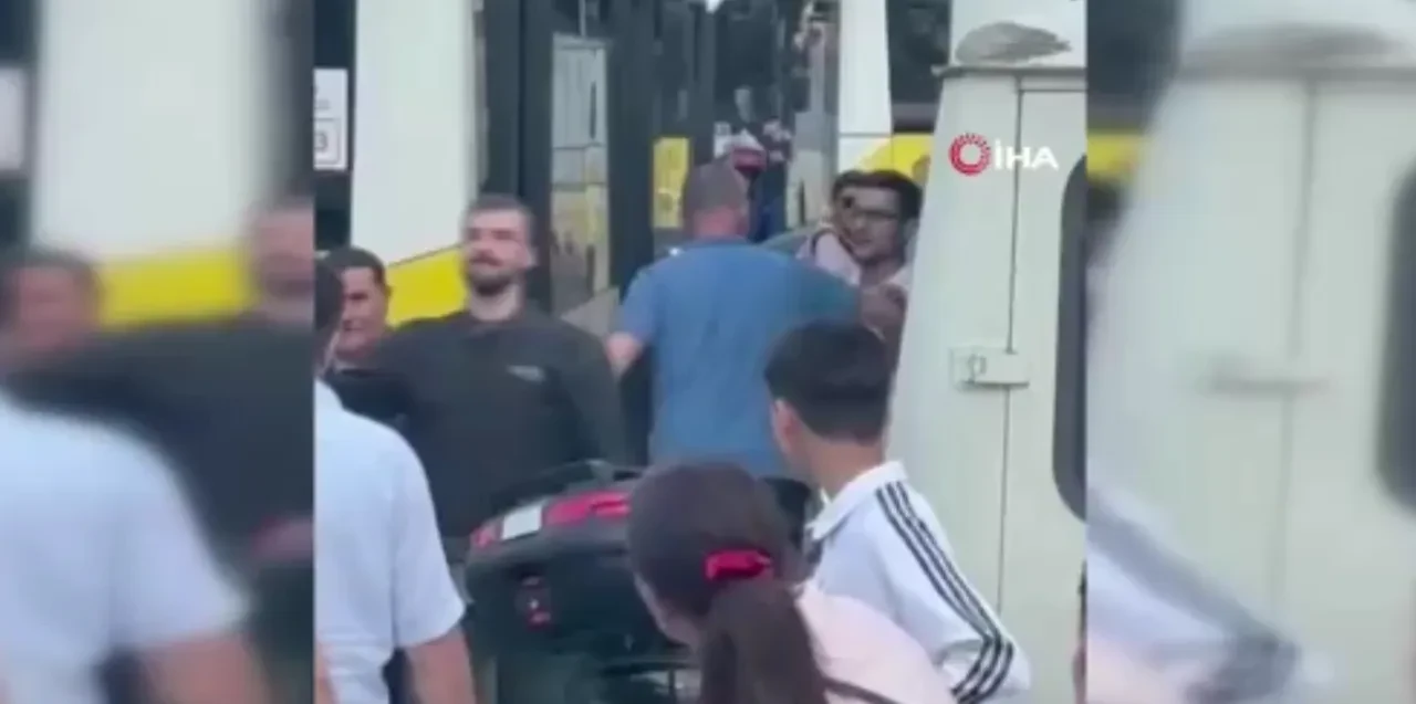 İETT şoförü dehşet saçtı! Bir yolcu baygınlık geçirdi: Panik dolu anlar kamerada