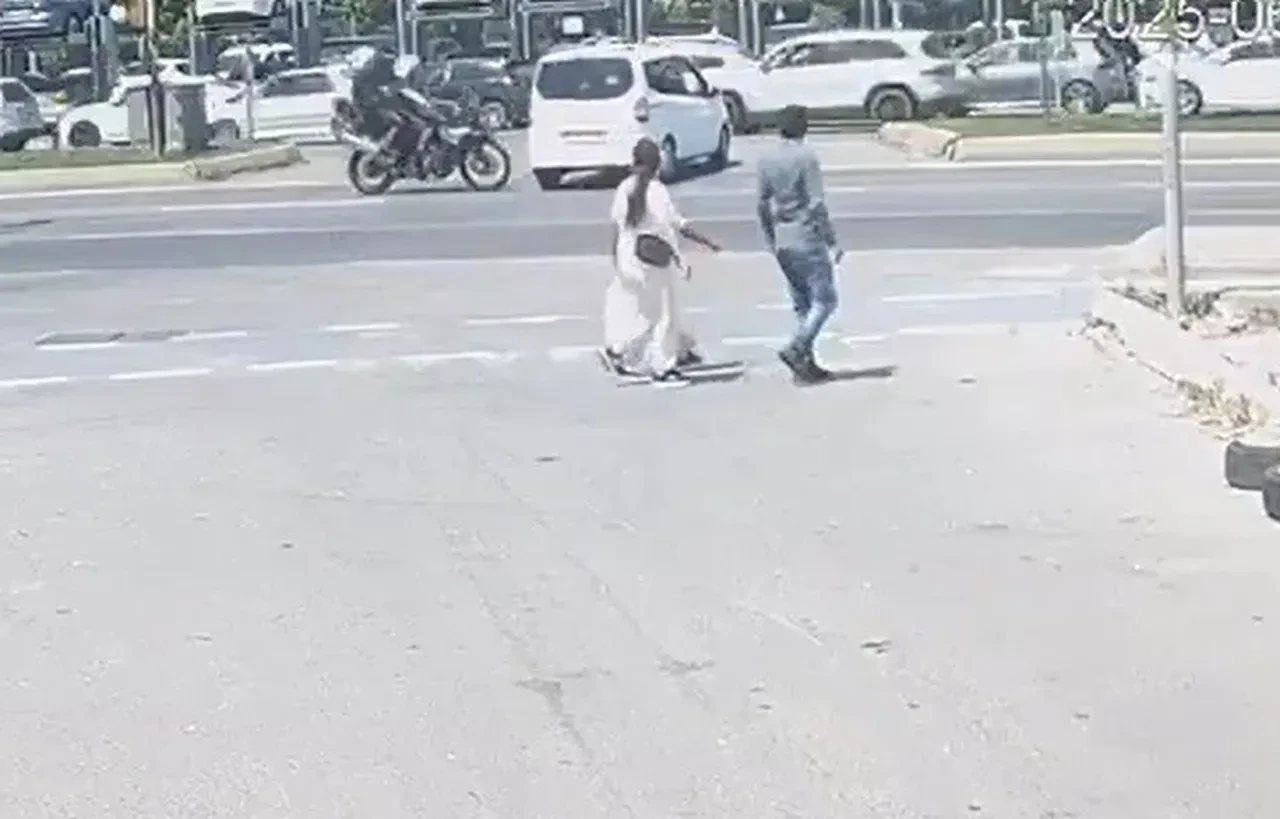 Kartal'da yürekleri ağızlara getiren kaza: İki polis yaralandı